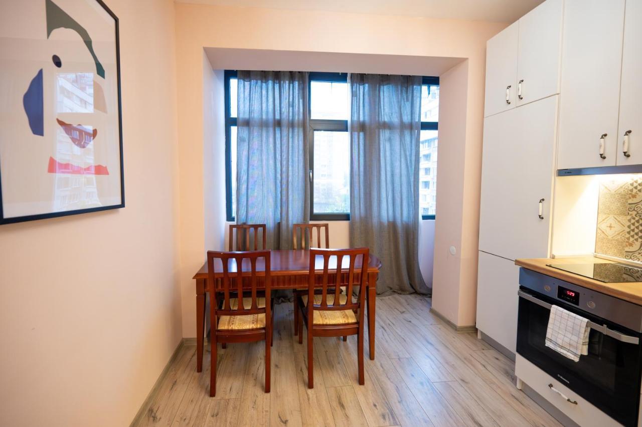 Spacious 1bdr Near city Center *