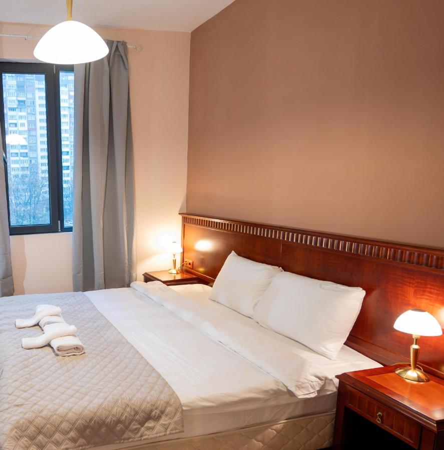 Spacious 1bdr Near city Center Appartement